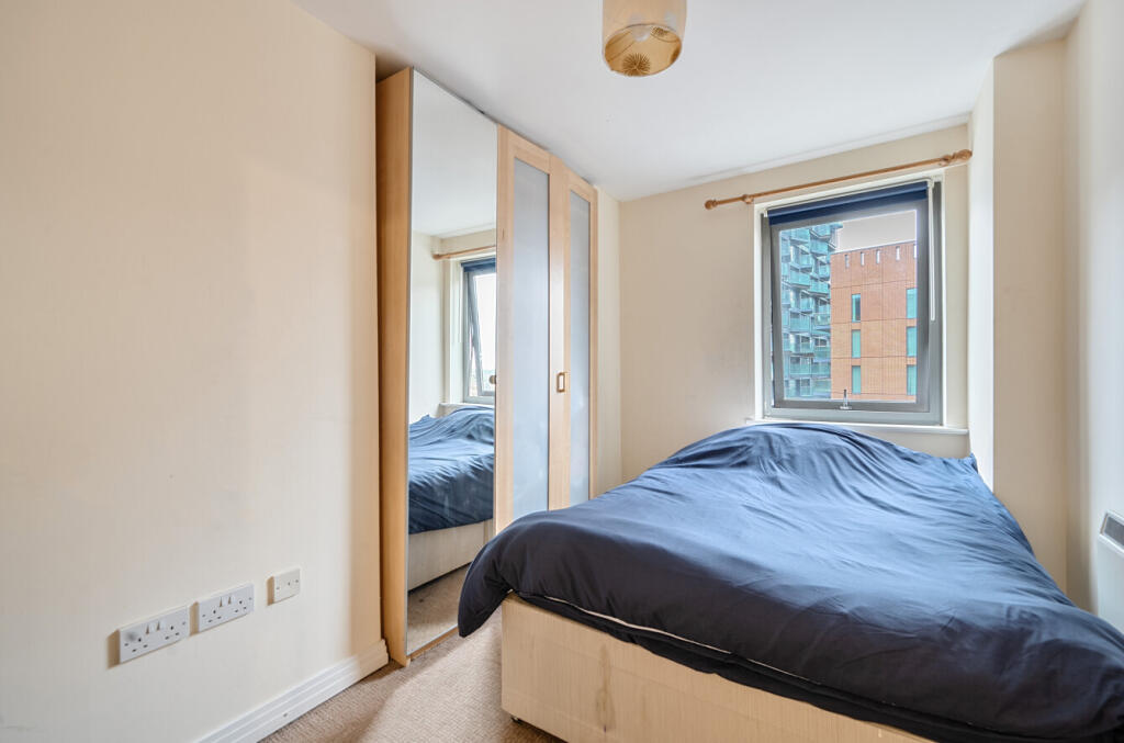 1304507-13-683ee3...