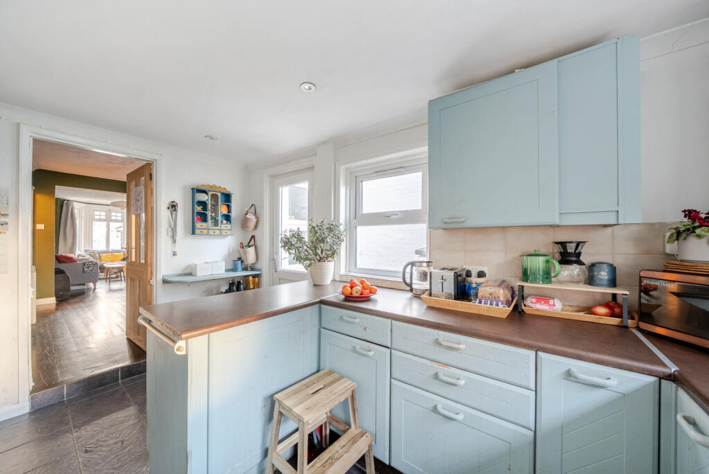 1396717-7-695e2ac...