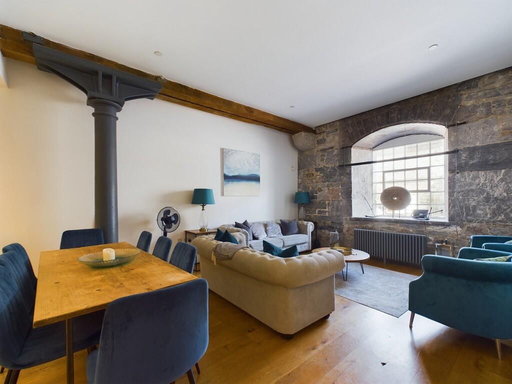 CAM02091G0-PR0172...