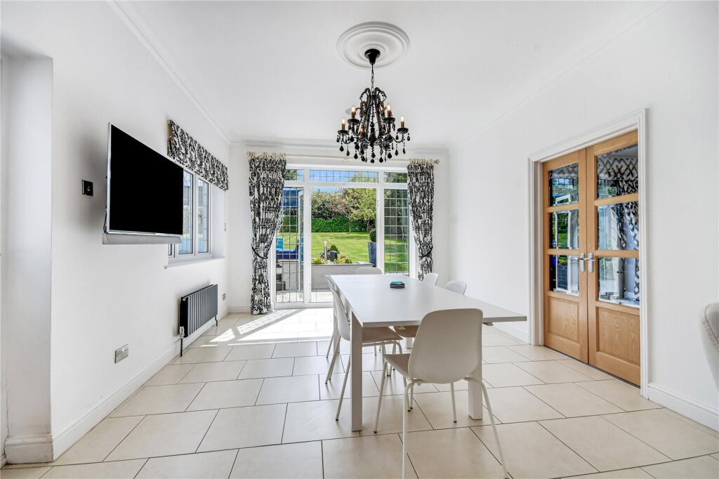 Breakfast Room