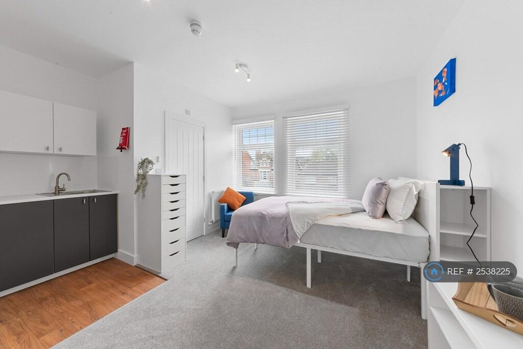 Ensuite Bedroom With Tea Station