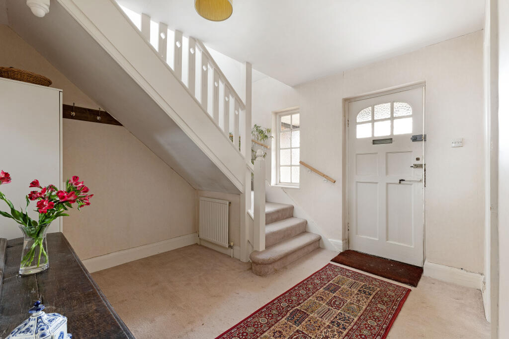 Entrance Hall /Stairs