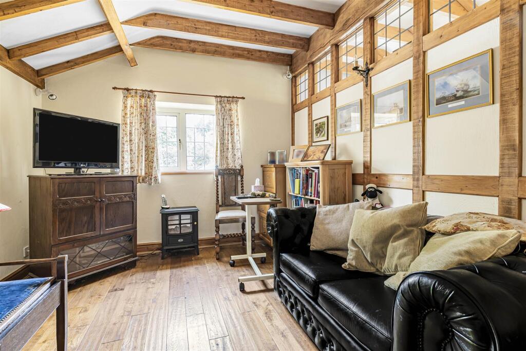 Vale Cottage, 4 Butchers Lane, Pattishall (13).JPG