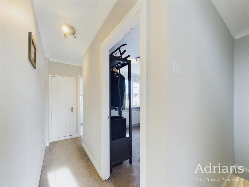 FIRST FLOOR LANDING