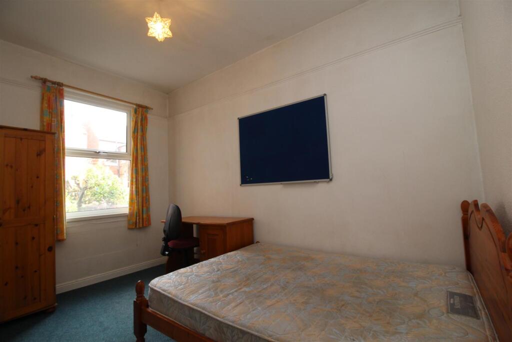 student props 92nsv5.jpg