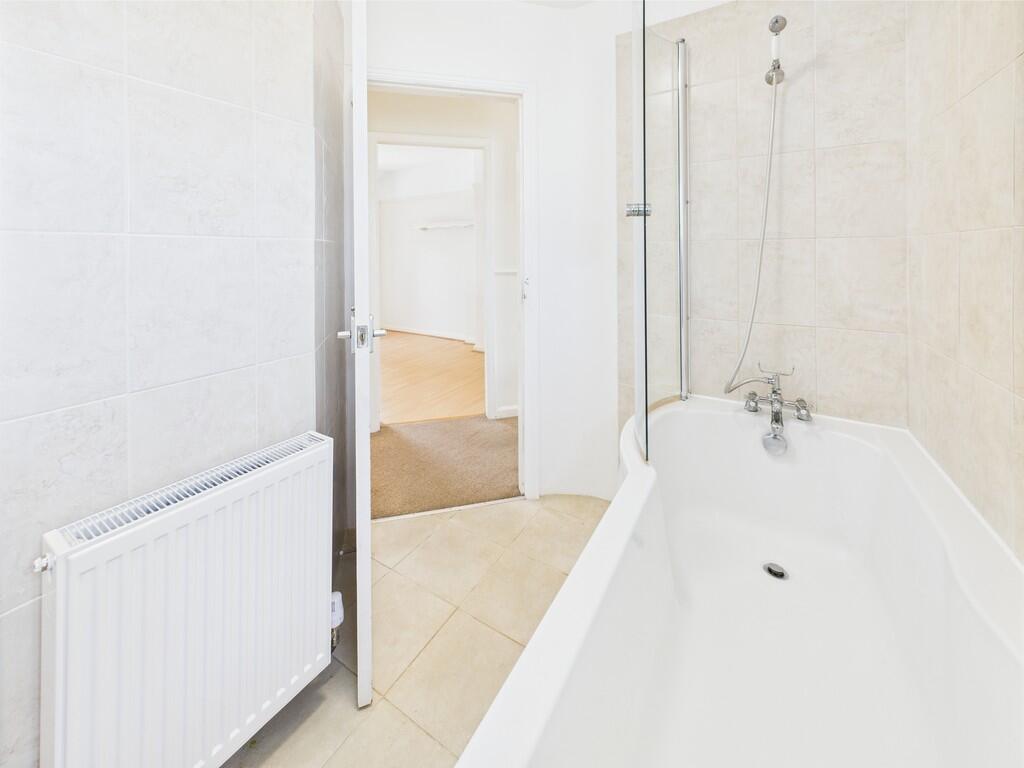 CAM03974G0-PR0138...