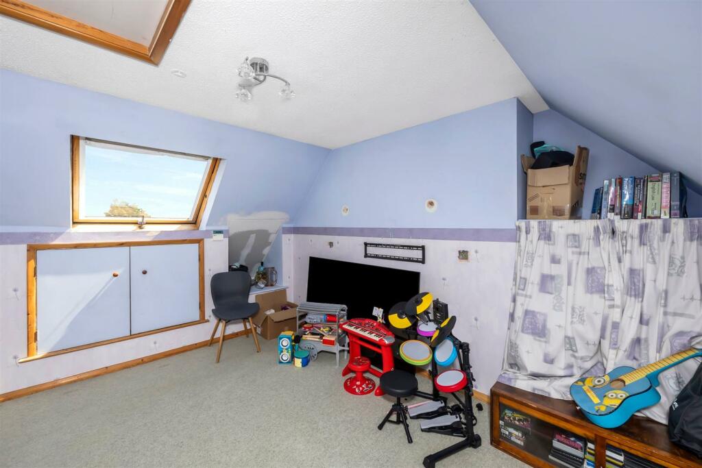 Amberley Drive 134 ATTIC ROOM.jpeg