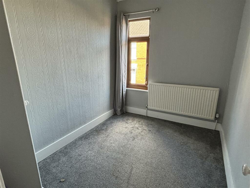 36OS-bedroom4.JPG