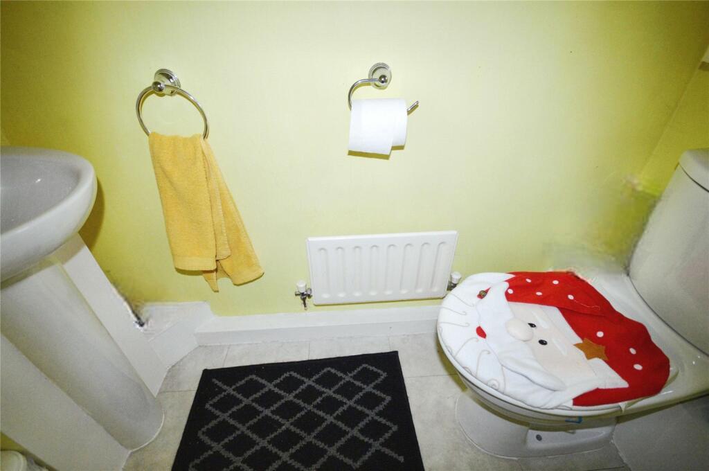Cloakroom/Wc