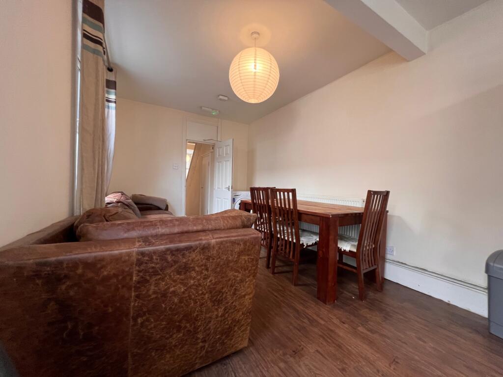 19 Hollingbury Park Avenue - Lounge (3)