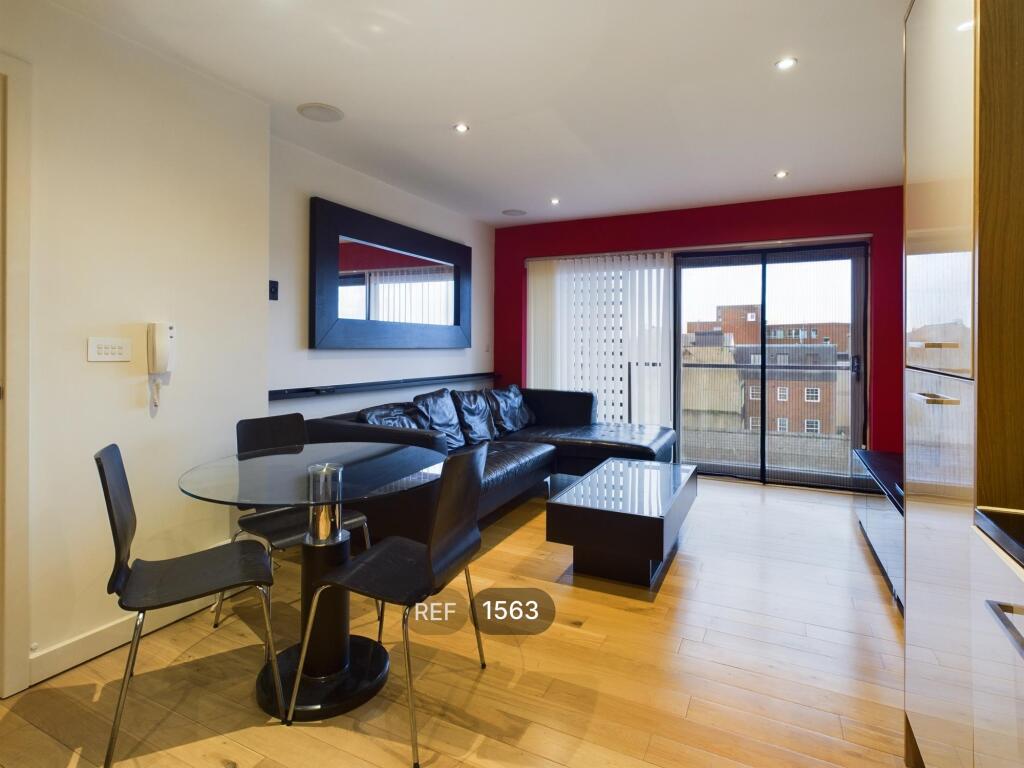 Kitchen &amp; Living area