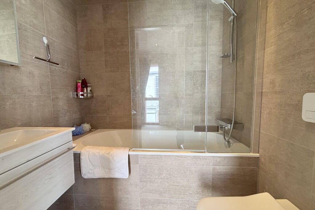 En Suite Bathroom