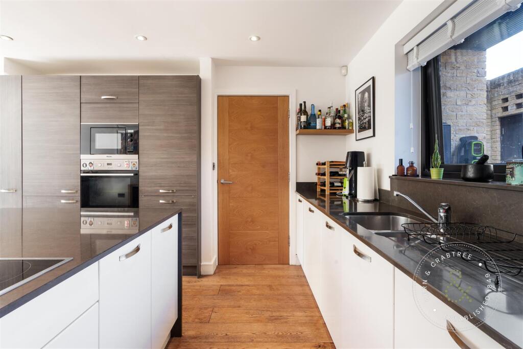 Conway Mews, Hern Crabtree (4).jpg