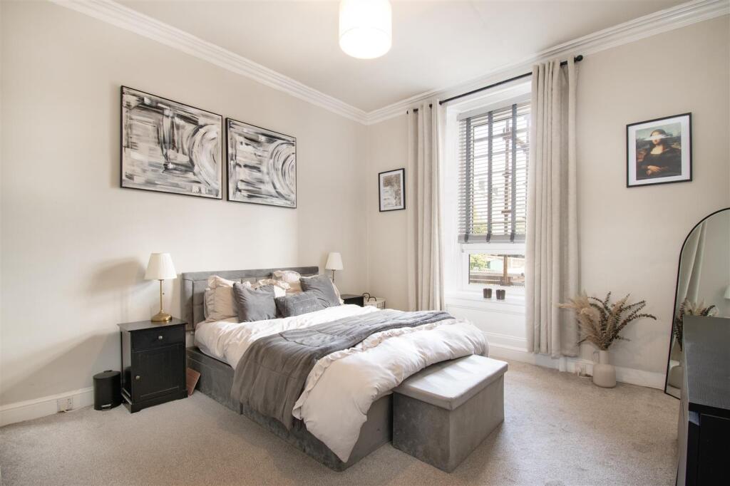 bedroom 1 (1).jpg