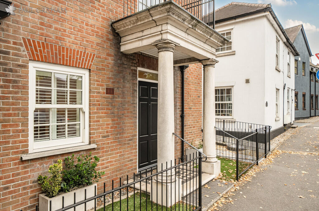 7e8c8f5d-1182-478...