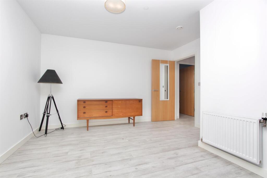 Aquarelle House, City Road