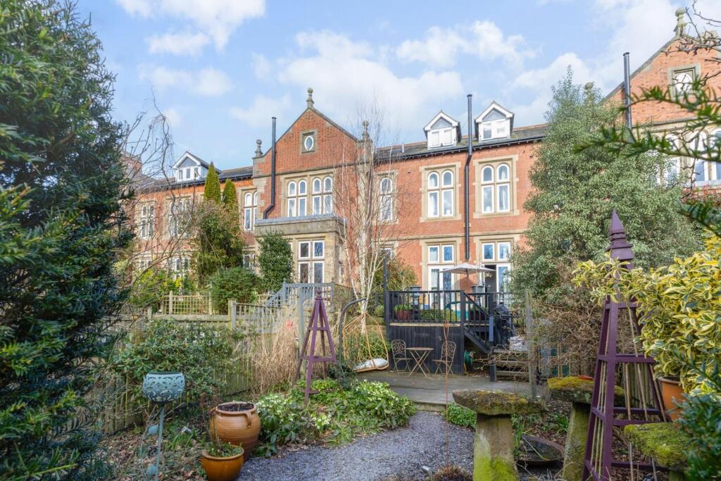 86547_8-Snaith-Wood-Drive-Rawdon  (31)_low.jpg