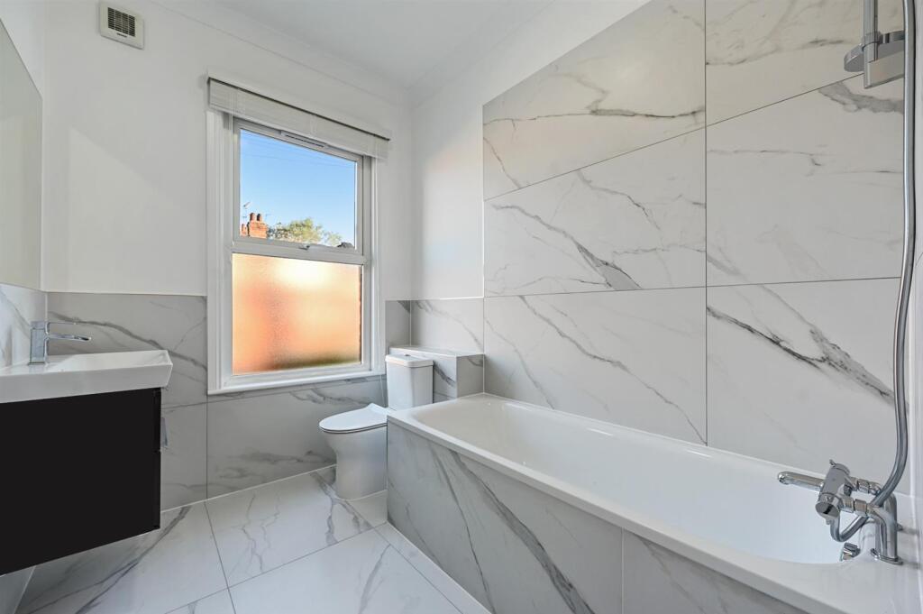 19387782 - Reception 2 (3).jpg