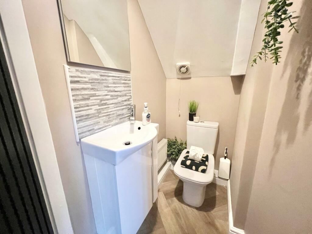 Cloakoom/WC