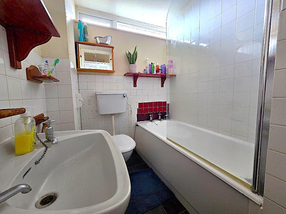 Crowmere Road, Walsgrave - Bathroom
