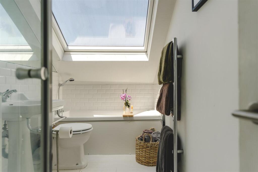 Downs Park Road-14.jpg