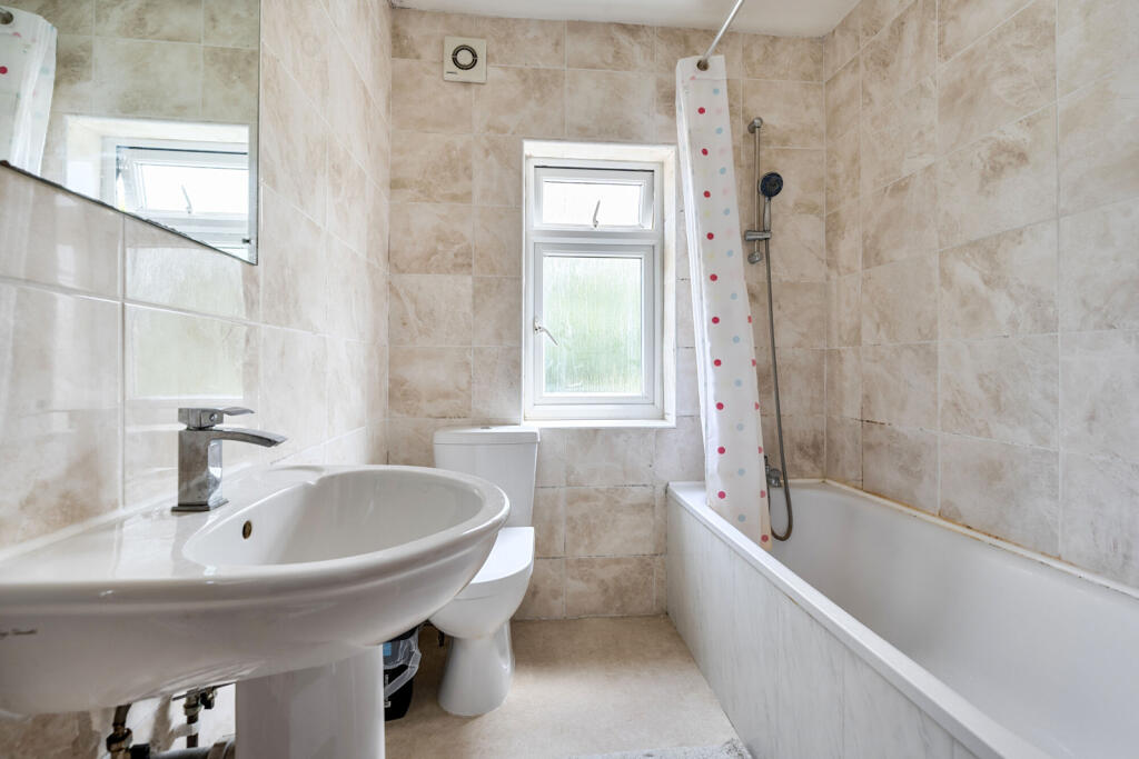 1318823-3-6867e22...