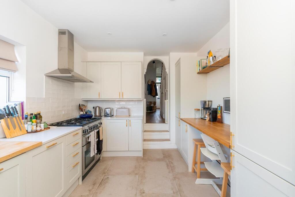 1W4R2BN - Kitchen A.jpg