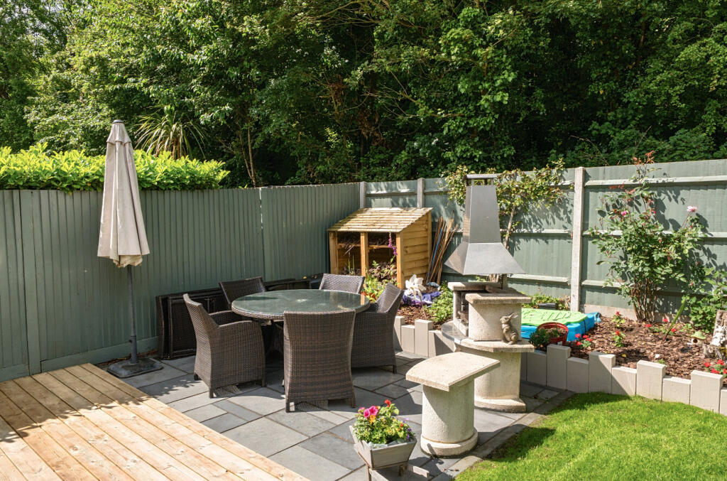 1272690-4-6836f6b...