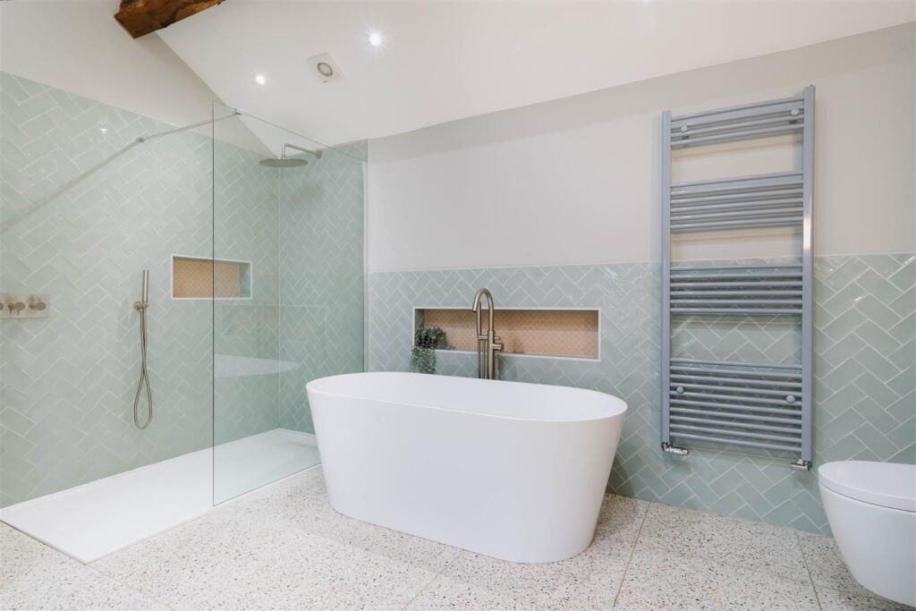 Bathroom-3.jpg