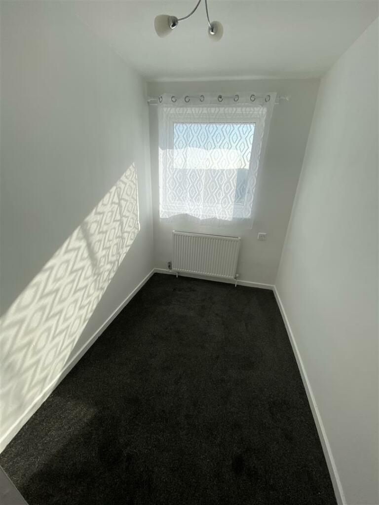 Bedroom no.3 rear: