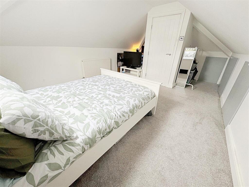 LOFT ROOM