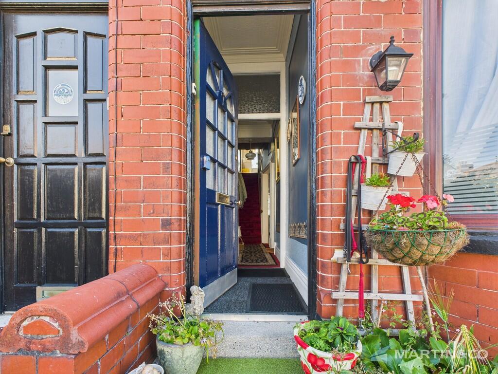 CAM02318G0-PR0496...