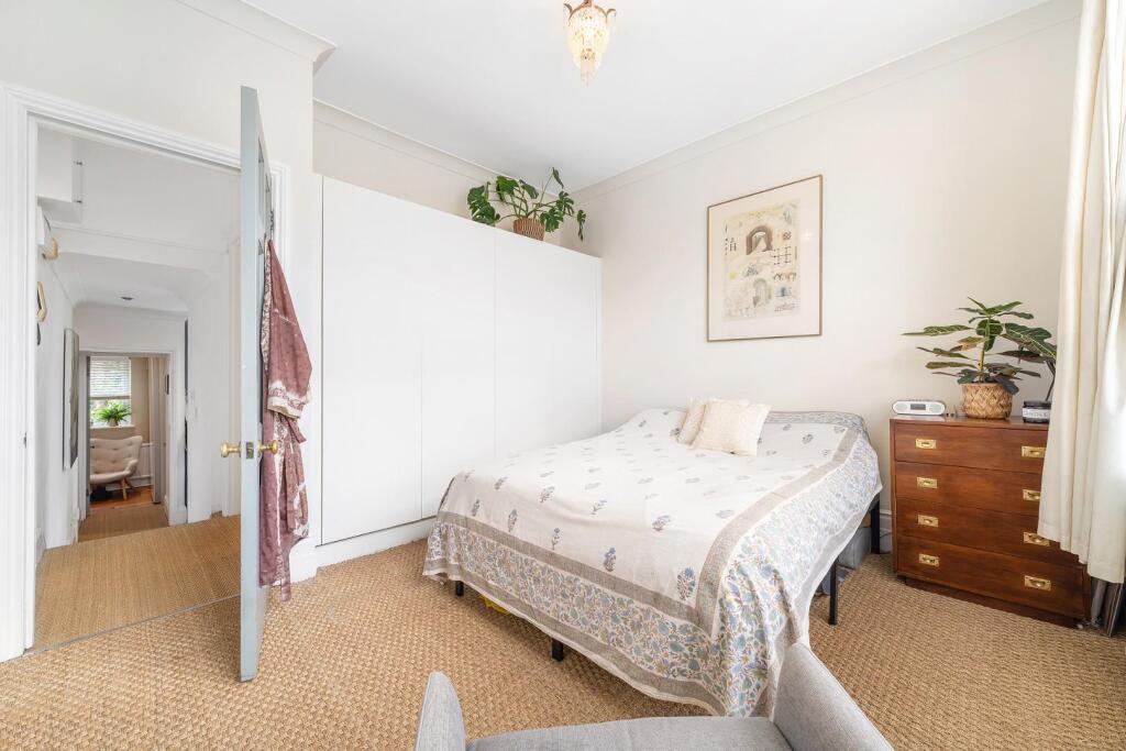 Bedroom 1 (3).JPG