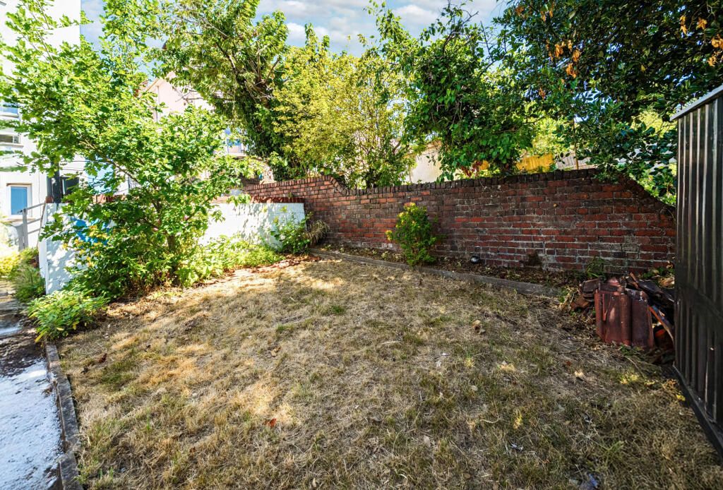 1324452-6-686e416...