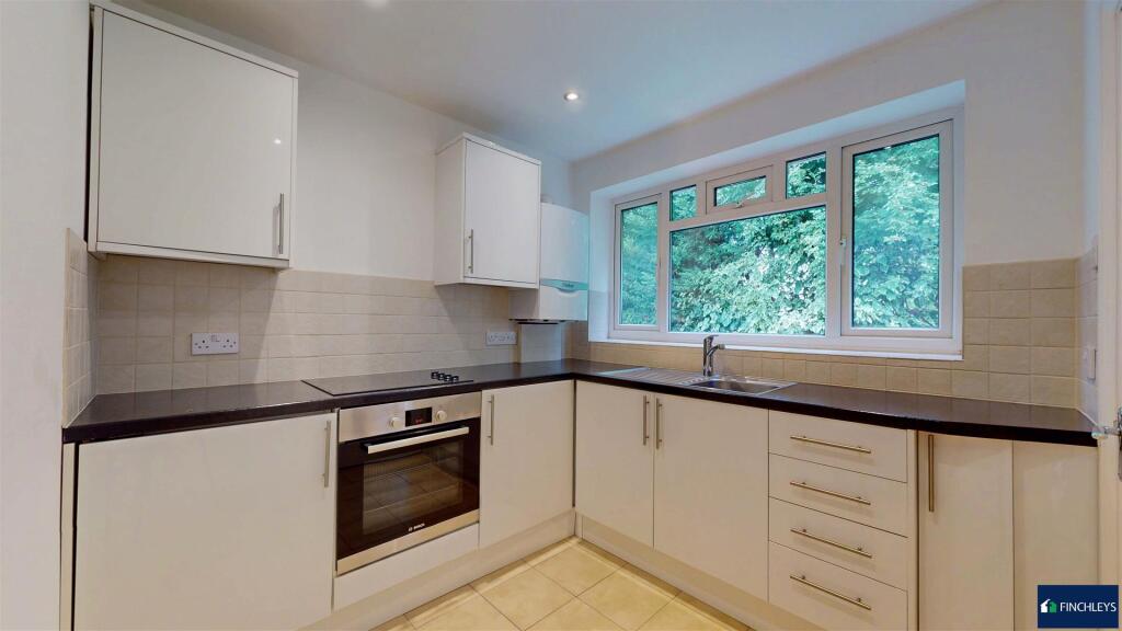 29-Fairfield-Close-London-N12-9ST-07292025_215402.