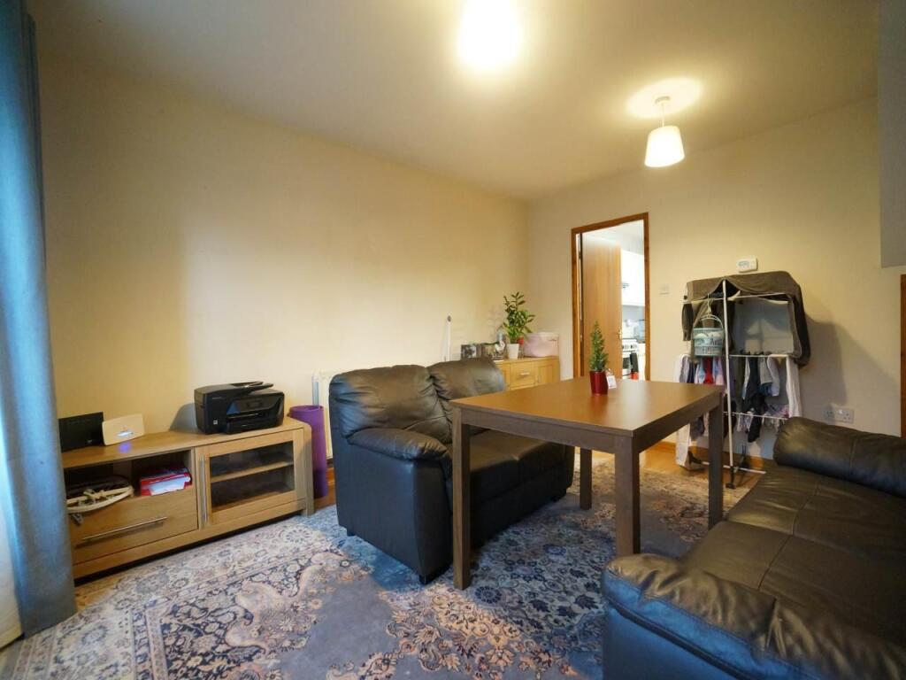 Living room 1.1.JPG