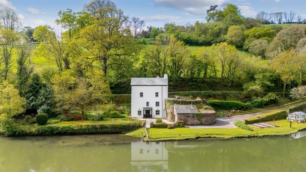 A11 - Turvey Tuckenhay Totnes - 250502.jpg