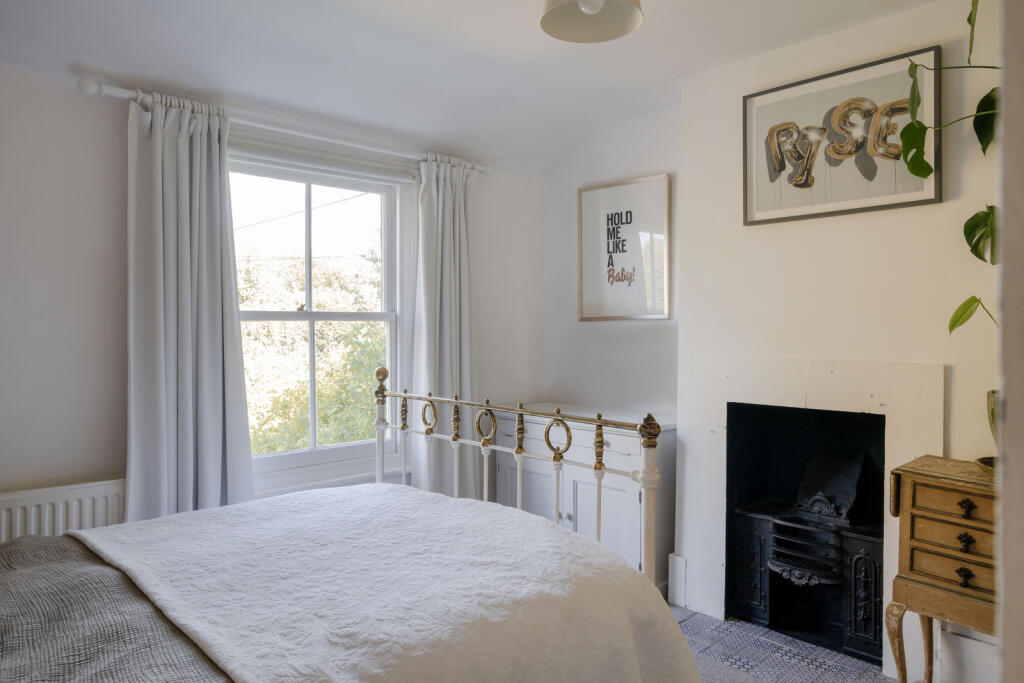 314292 - Manor Road, Chigwell IG7 - high res-05...