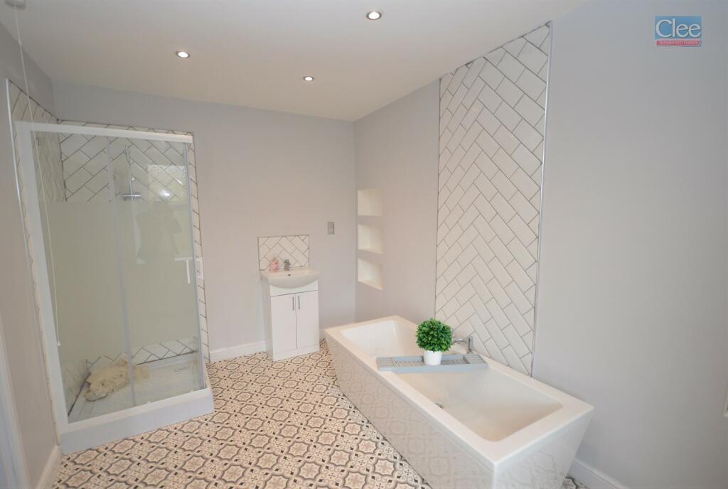 Main Bathroom
