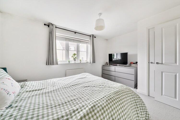 1289490 7 6825b00c7c79b ARW