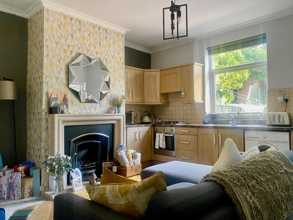 Open Plan Lounge &amp; Kitchen