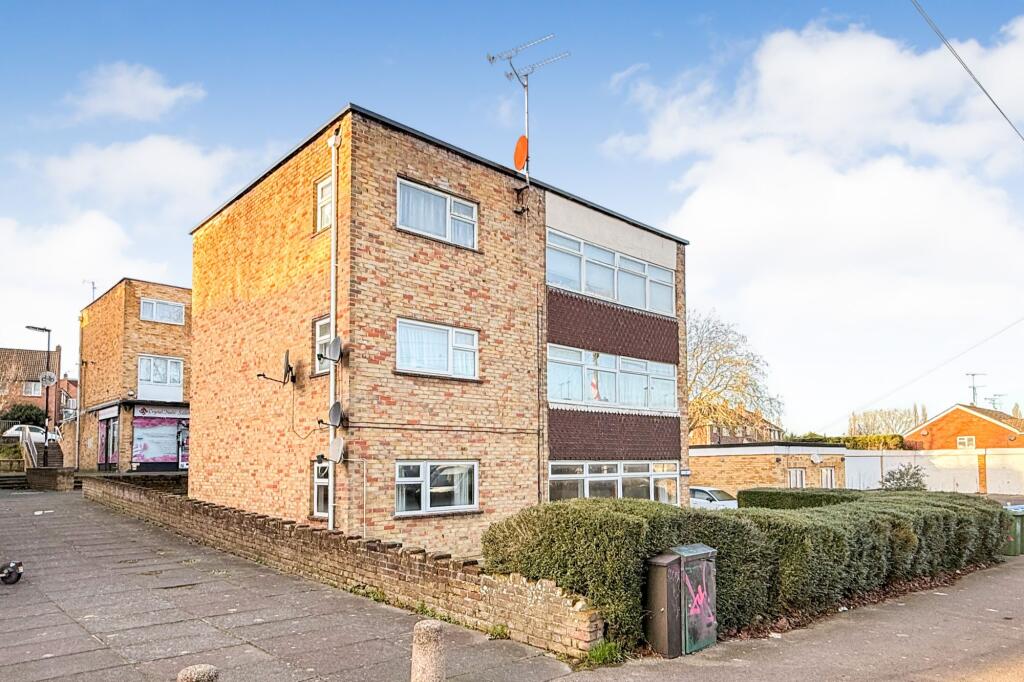 Ground Floor Flat, 1 Charles Court, Forest Hills Drive, Southampton, SO18 2FY