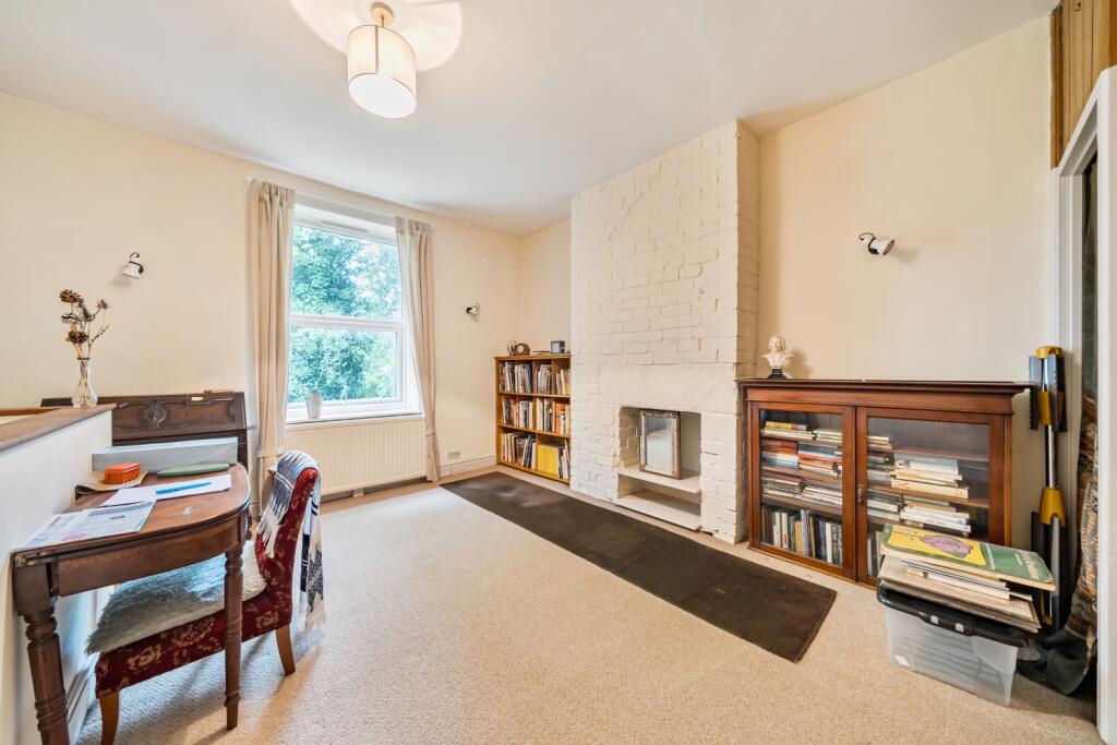 Open landing space utilised as snug