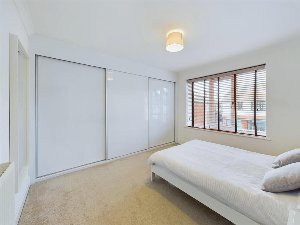 Bedroom: