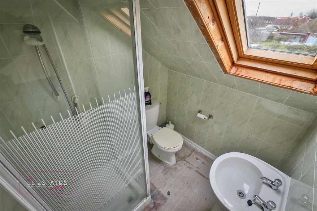 Shower Room.jpg
