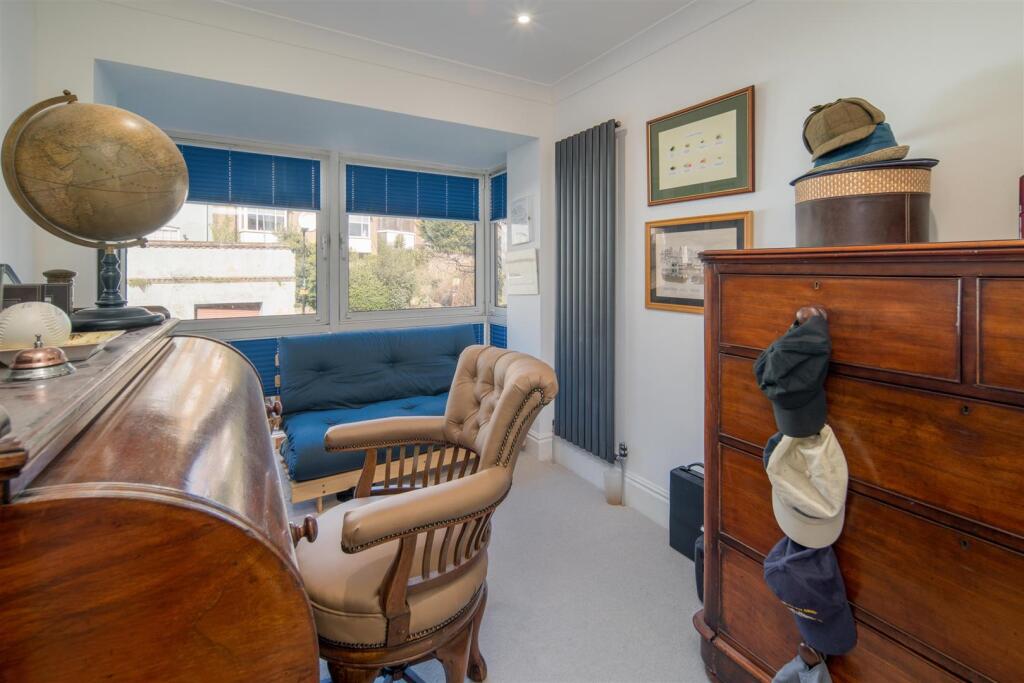 Bedroom 3/Study