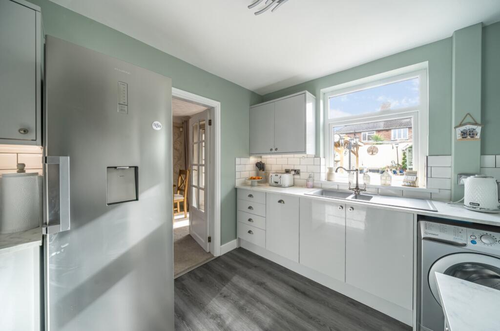 1371207-8-68f61e037f00b