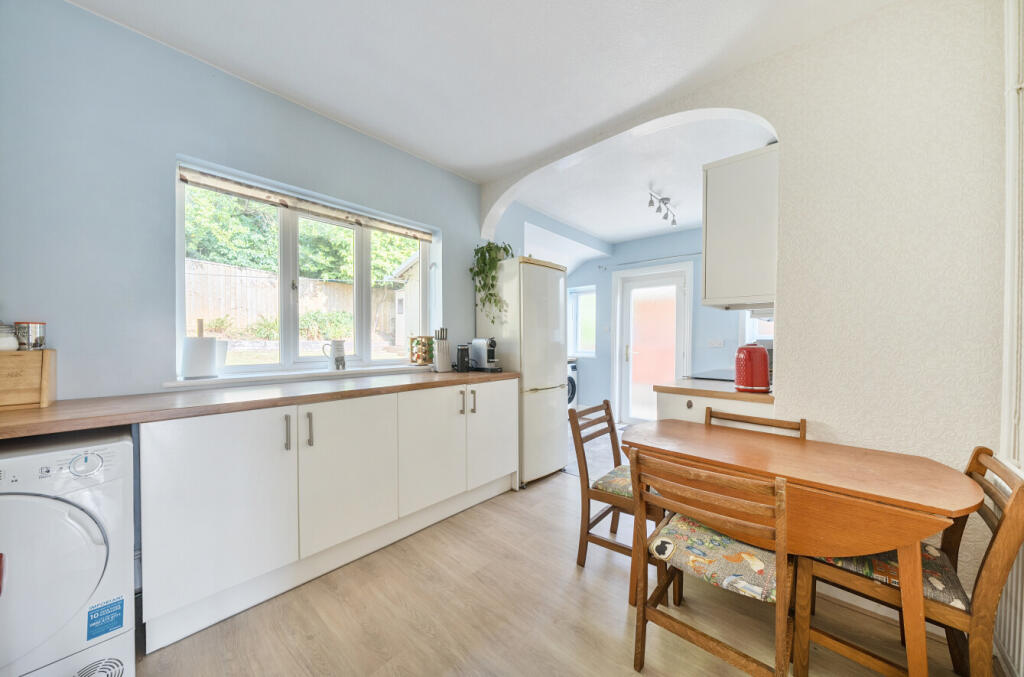 1336671-10-6899bd...