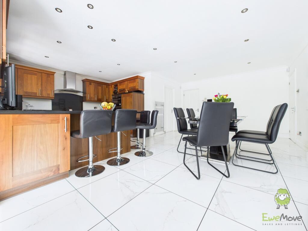 CAM01543G0-PR0141-STILL052