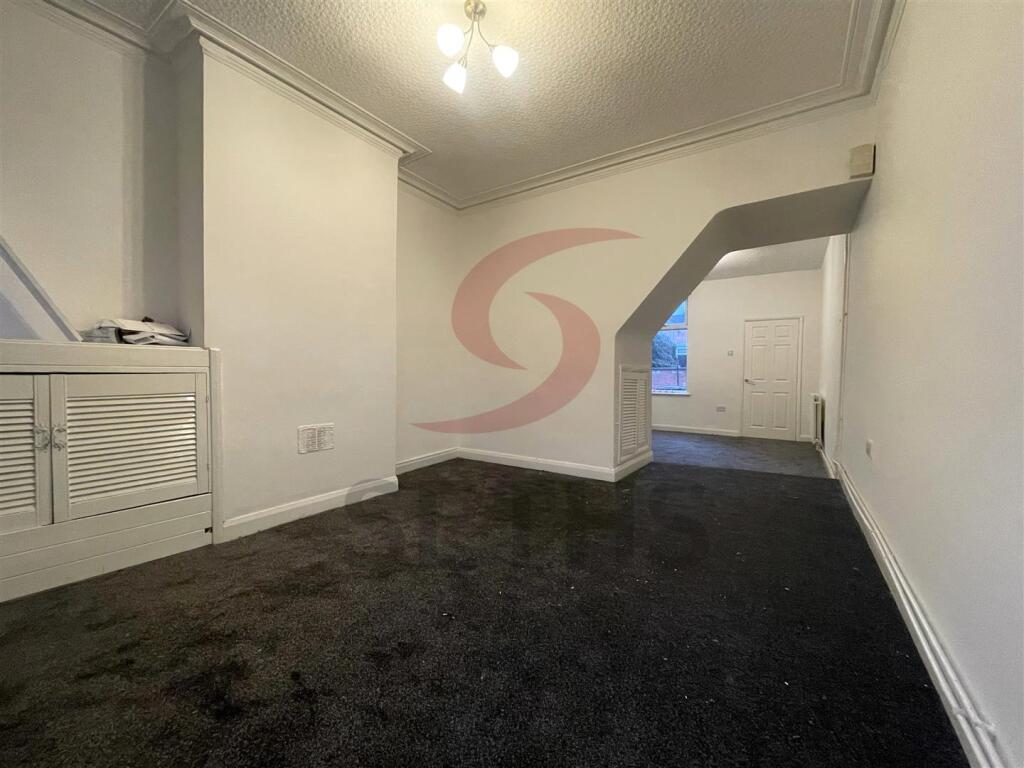 LIVING ROOM.jpg